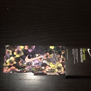 Nike headband